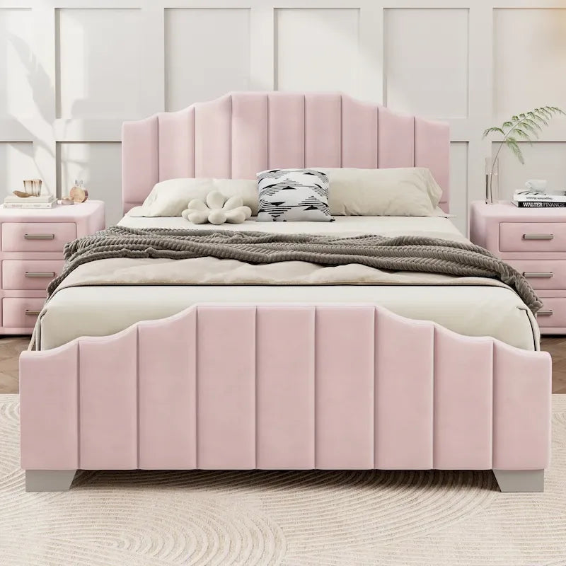 Lit plateforme en velours pleine grandeur/grand lit avec tête et pied de lit touffetés – Beige