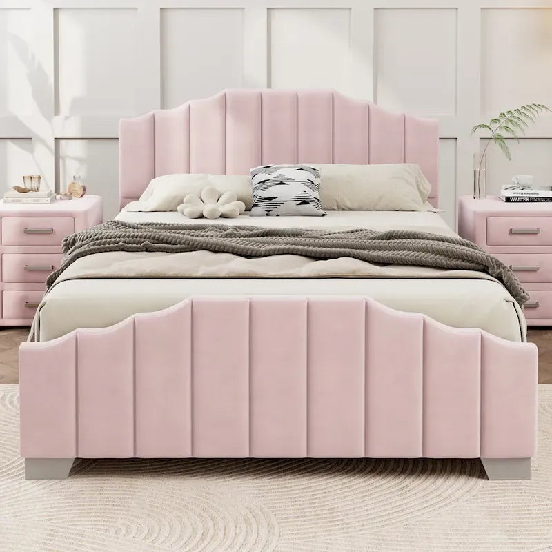 Lit plateforme en velours pleine grandeur/grand lit avec tête et pied de lit touffetés – Beige