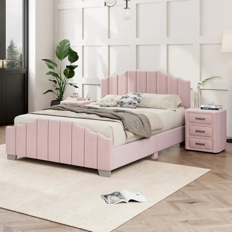 Lit plateforme en velours pleine grandeur/grand lit avec tête et pied de lit touffetés – Beige