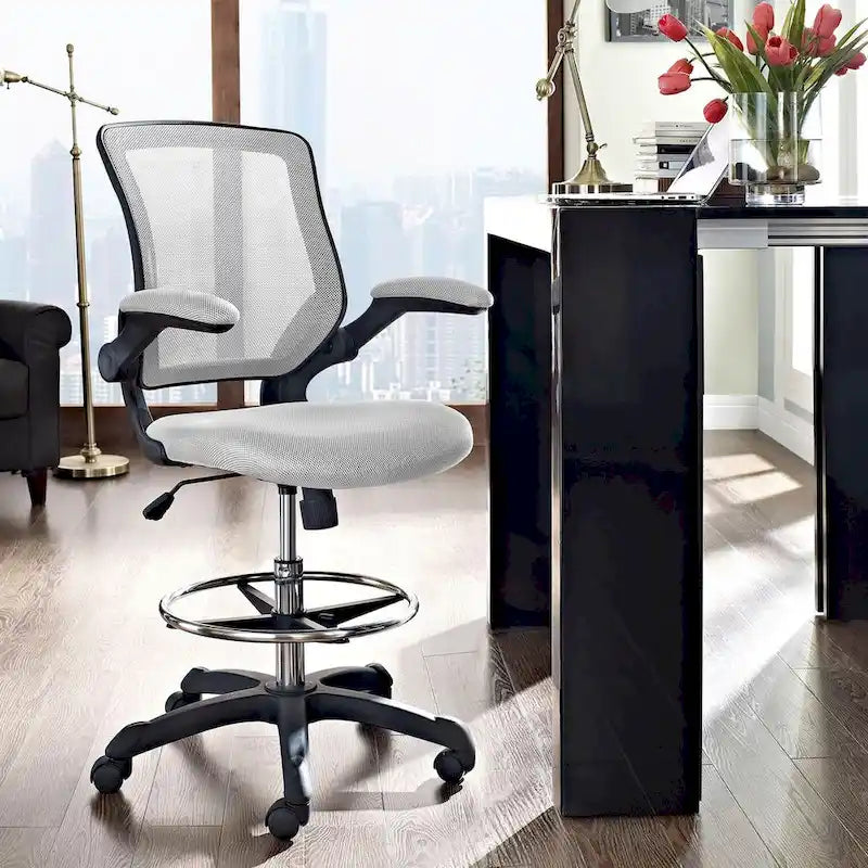 Chaise de dessinateur réglable en hauteur avec dossier en maille et roulettes