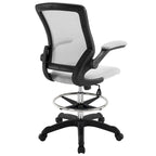 Chaise de dessinateur réglable en hauteur avec dossier en maille et roulettes